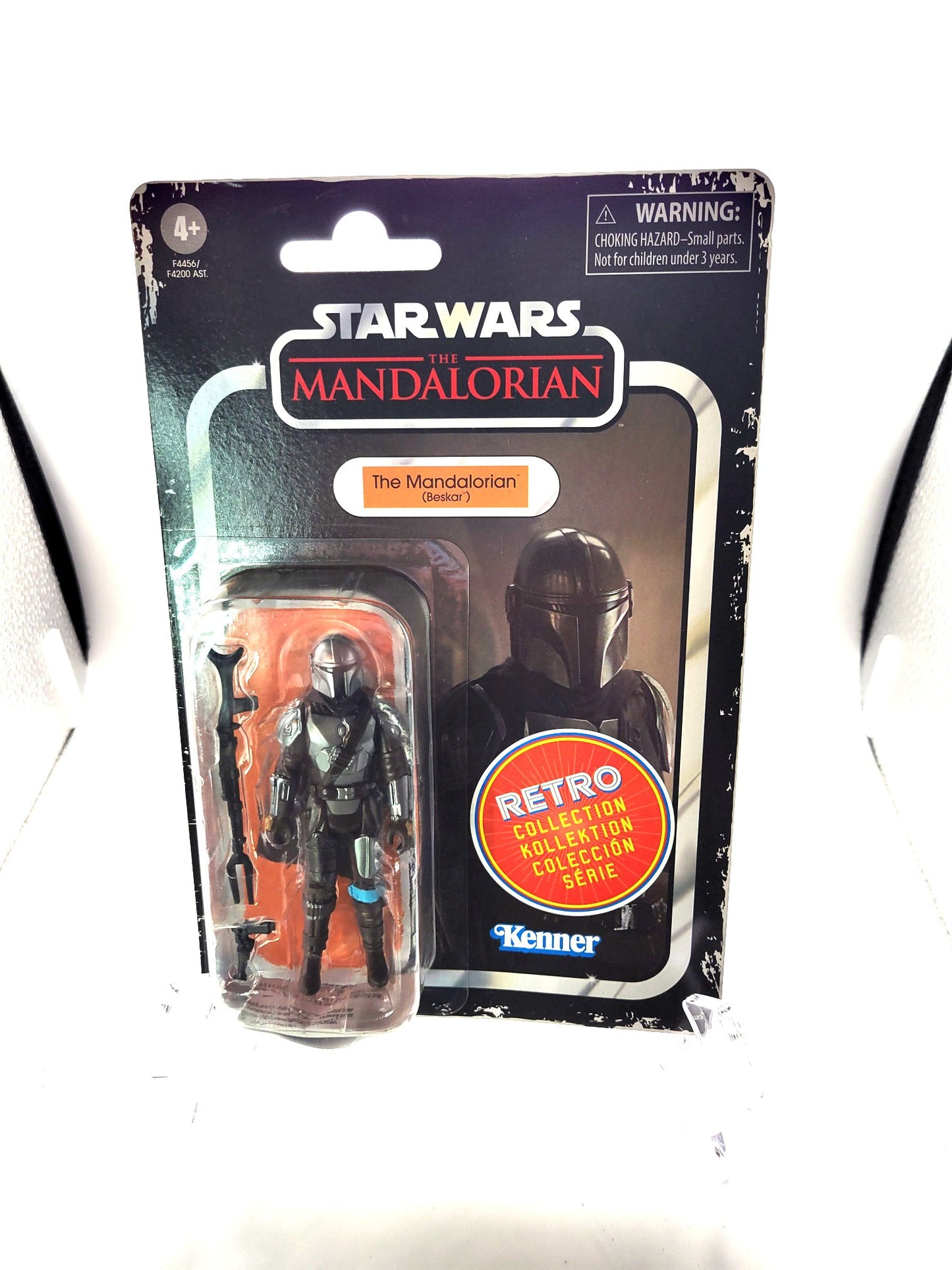 Hasbro Star Wars The Mandalorian Retro Style Mandalorian (Beskar) Action Figure